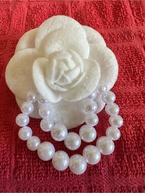 Classic White Pearl Beaded brooch - Women Accessories